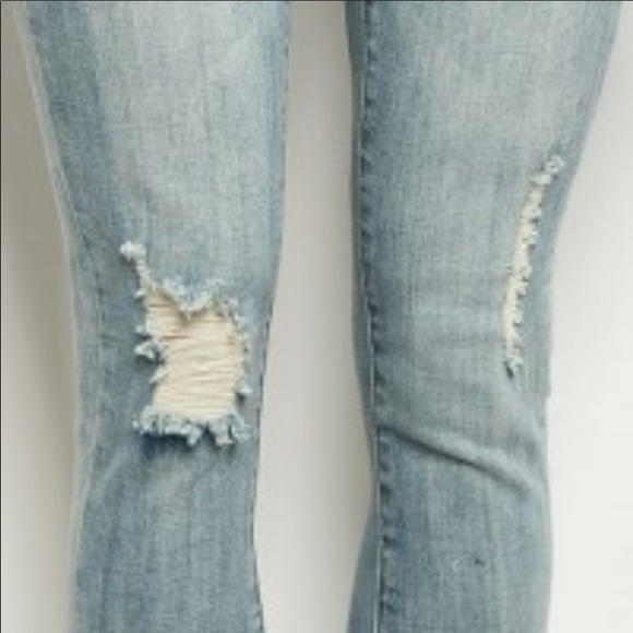 🎉2/$20🎉 LAST 1  Women’s Frayed Denim Light Skinny Jeans - Picture 5 of 8